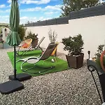 Dom wakacyjny 2 Bedroom Cozy In Chinian Saint-Chinian