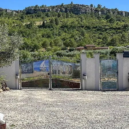 2 Bedroom Cozy In Chinian *