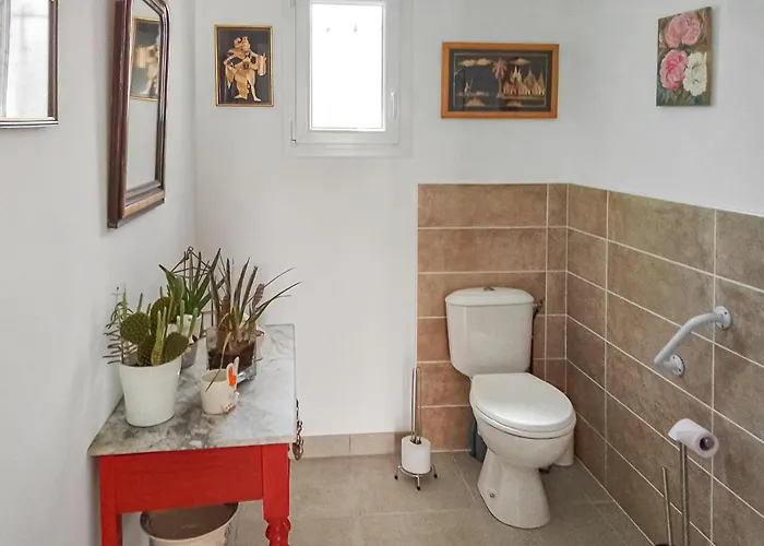 Vakantiehuis 2 Bedroom Cozy In Chinian