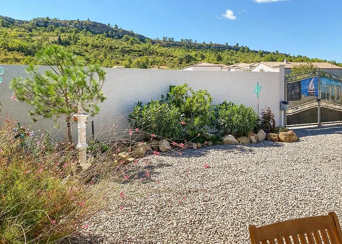 2 Bedroom Cozy In Chinian Vakantiehuis *